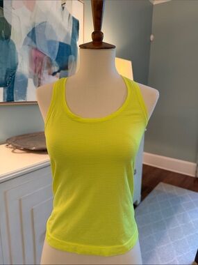 Lululemon Women’s Neon Yellow Scoop Neck Tank Top